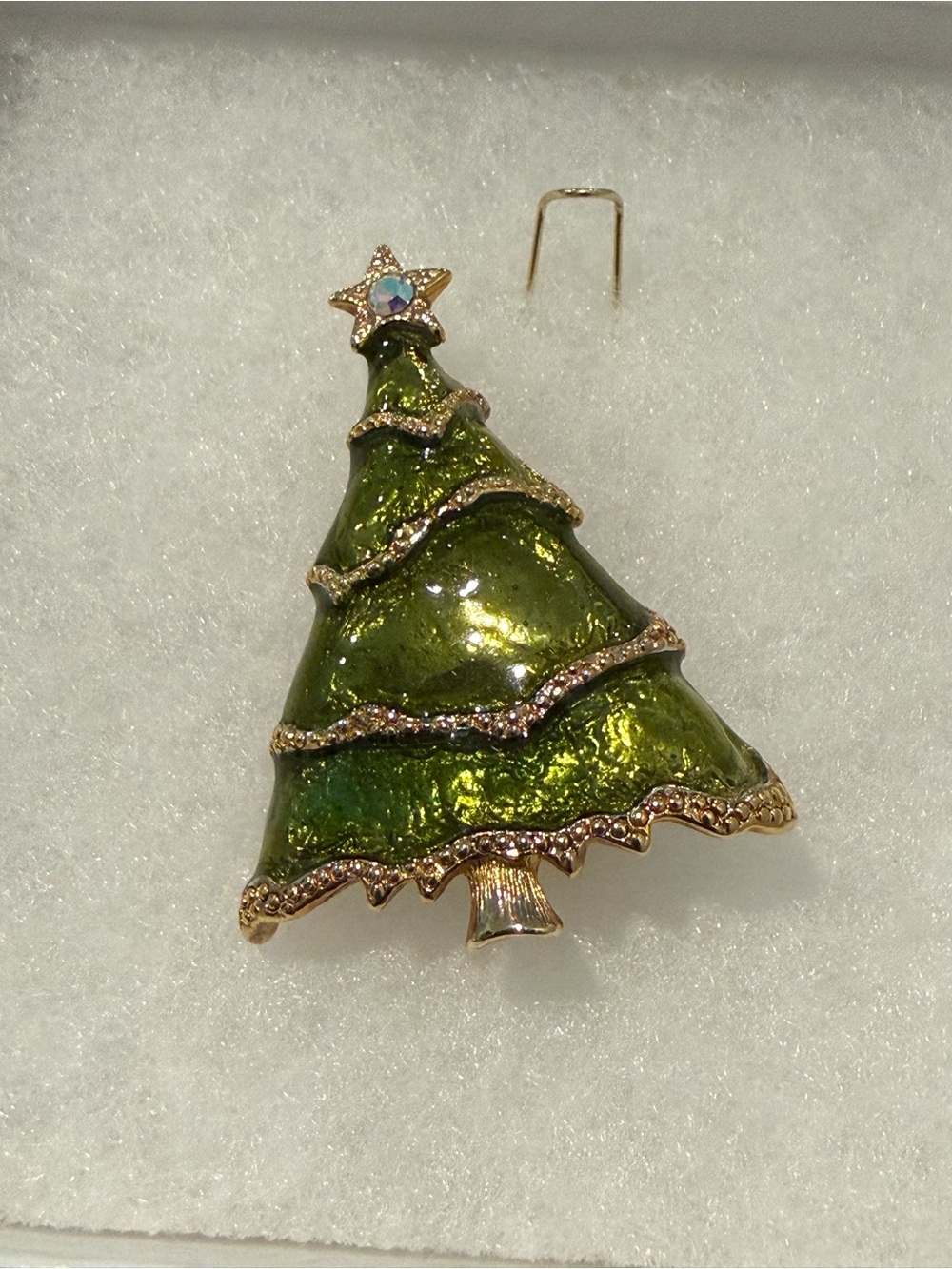 Christmas pin (brooch)